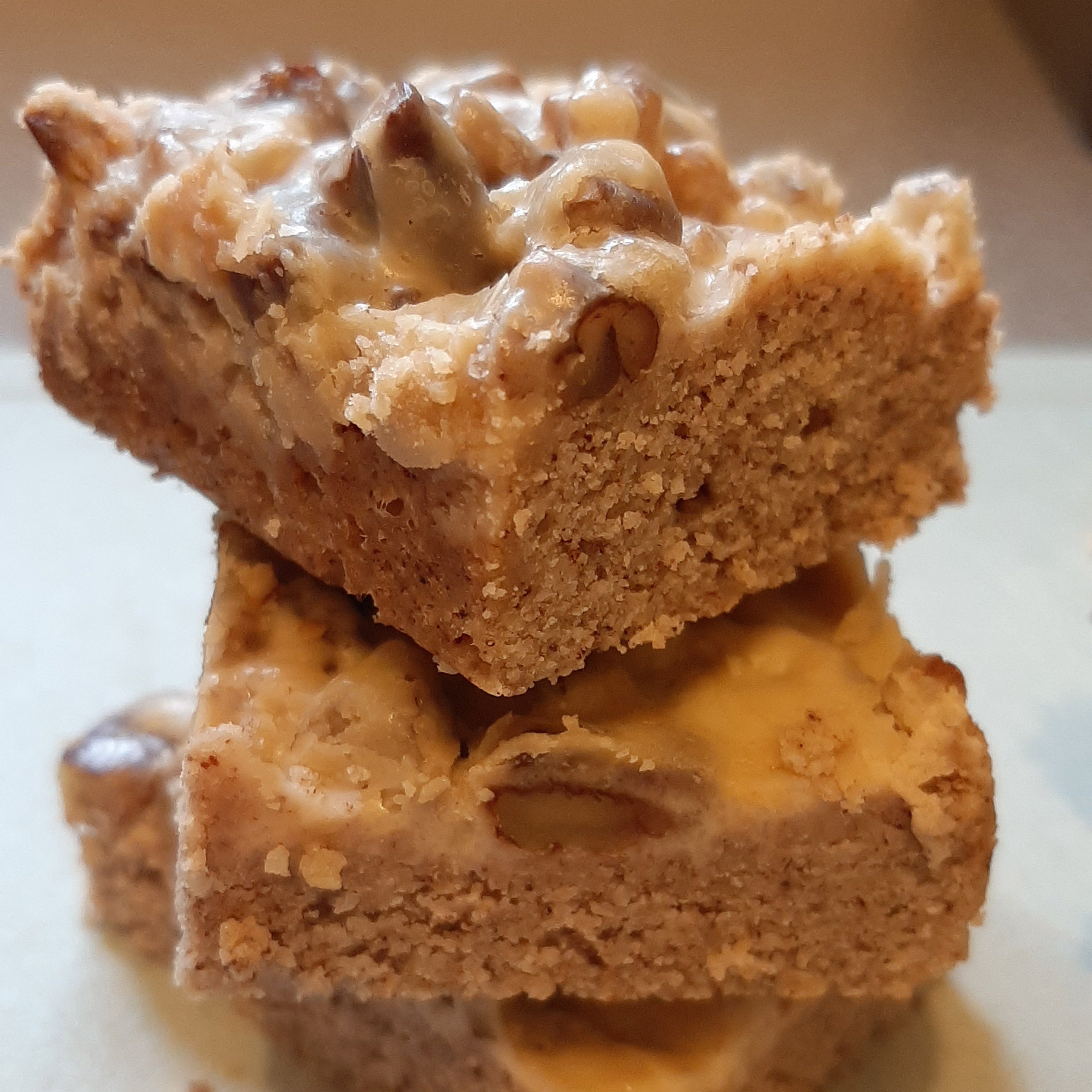 Pecan & Cinnamon Blondies